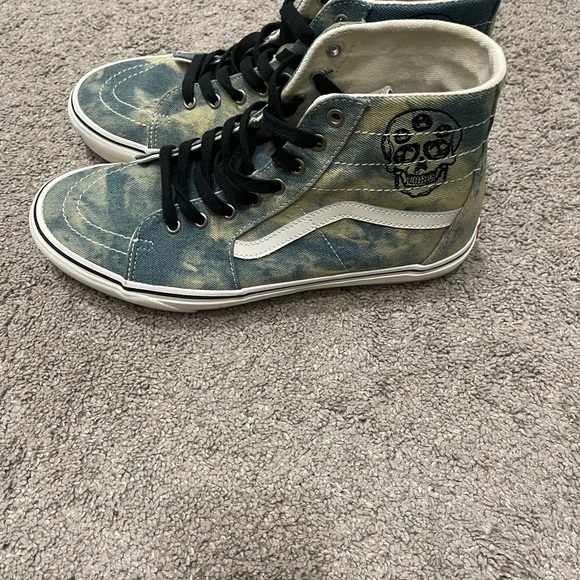 NWOT Vans High-Top Sneakers in Blue Acid Wash with Skull - Picture 4 of 6